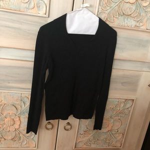 Black Vneck Longsleeve